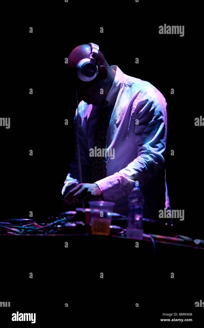 DJ en acción Foto de stock