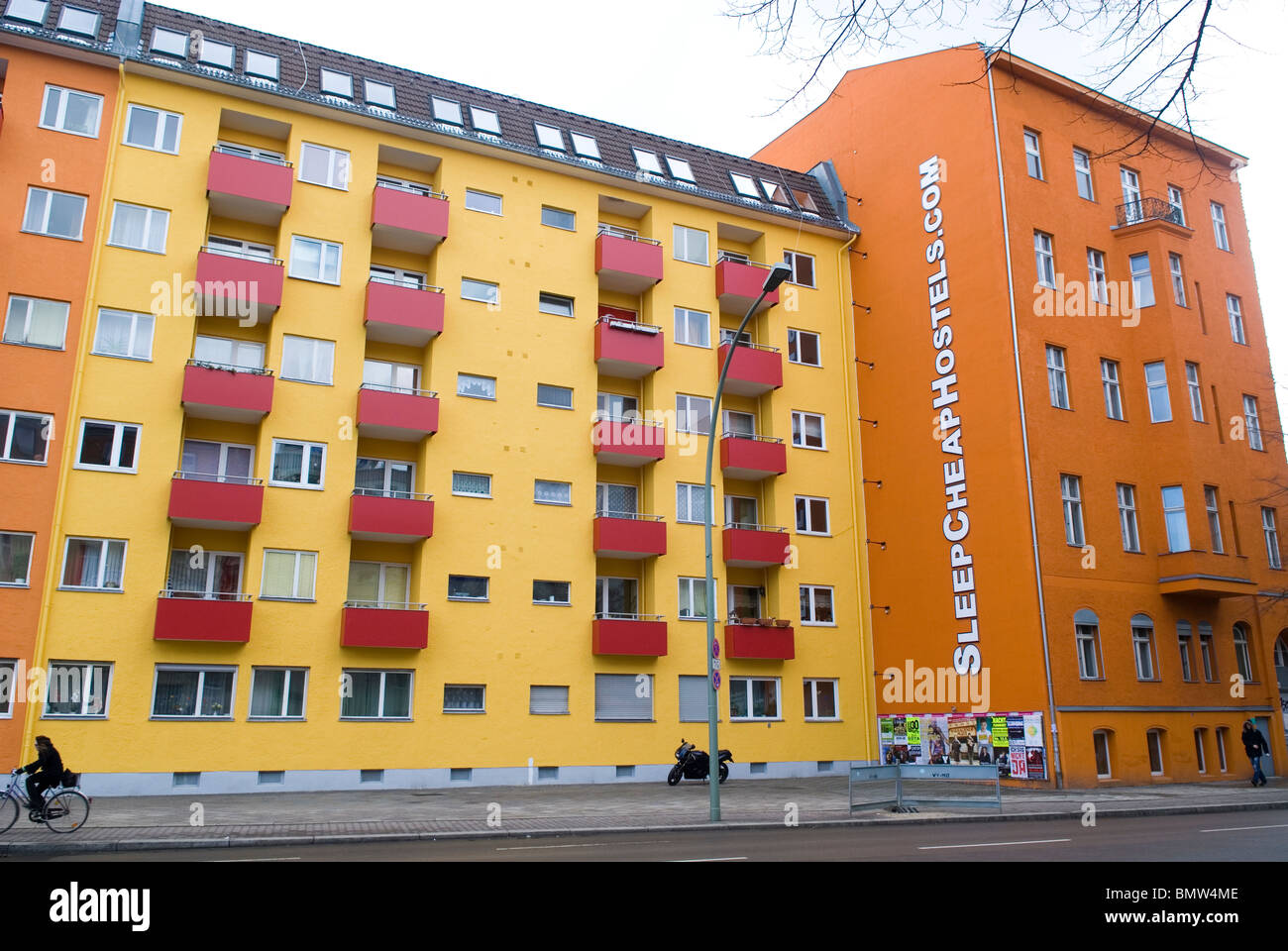 Dormir hostales baratos edificios Berlín ALEMANIA Foto de stock