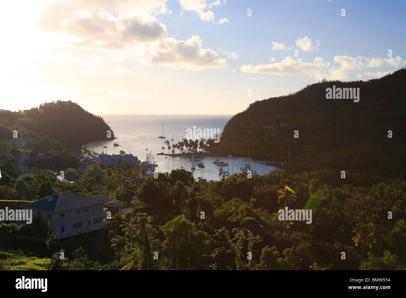 Caribe, Santa Lucía, Marigot Bay y el puerto Foto de stock