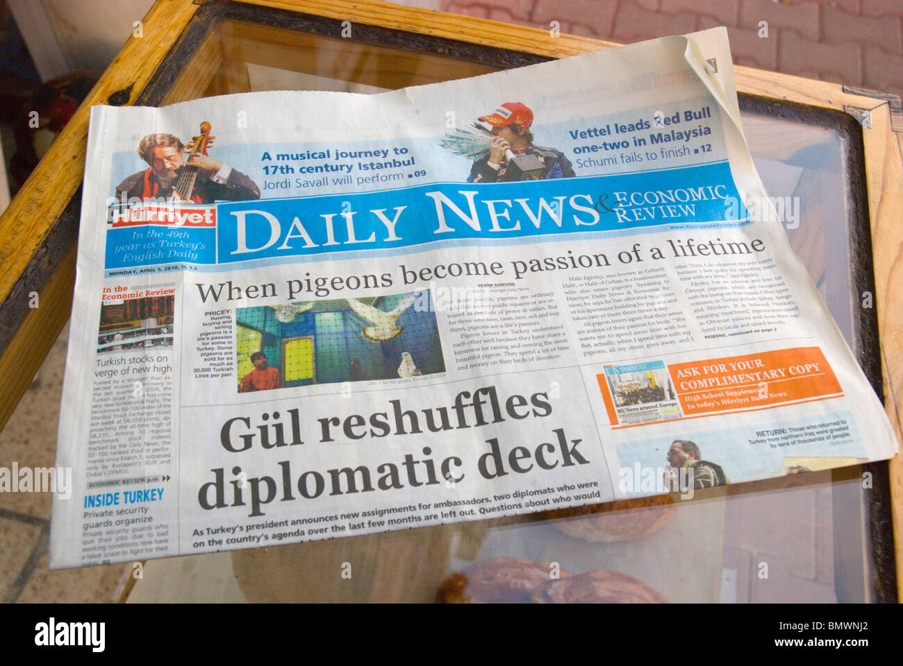 Periódico en inglés fotografías e imágenes de alta resolución Alamy