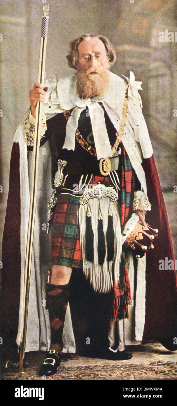 El hombre en el tradicional vestido celta Fotografía de stock - Alamy