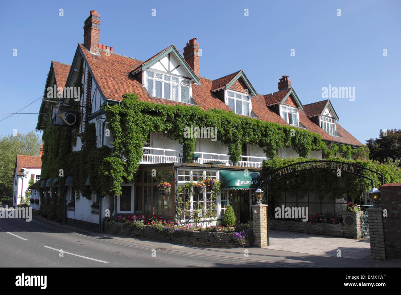 The french horn at sonning fotografías e imágenes de alta resolución