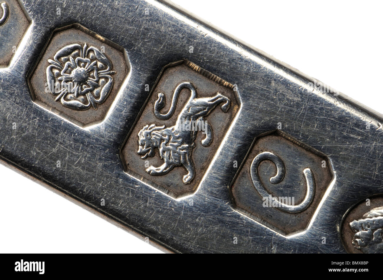 Caracterizándose en lingotes de plata Sterling. Rose (Sheffield); (León de Plata Esterlina = pureza 925/1000); en la fecha la letra 'C' (1977) Foto de stock