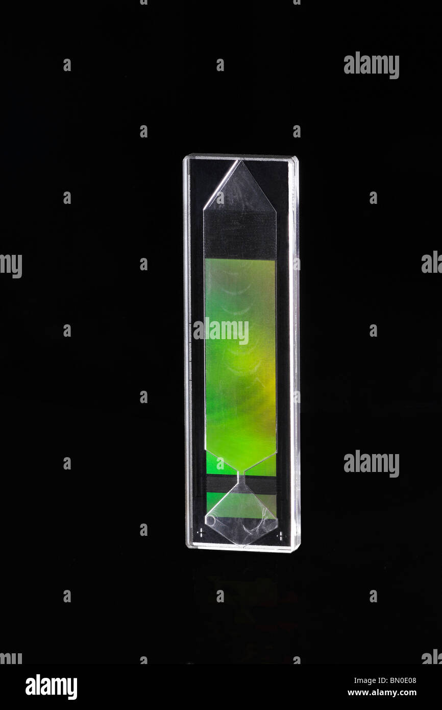 Vidrio grabado Microfluidic chips microreactor mezclar varias corrientes de fluidos líquidos en micro y nano tecnología aplicaciones Foto de stock