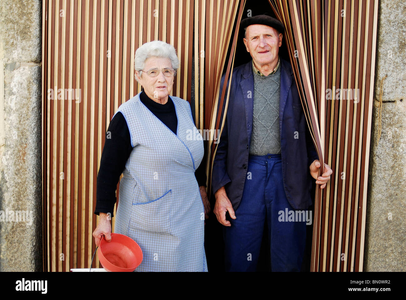 Matrimonio en Calzada de Bejar en la provincia de Salamanca. España. Pareja  casada en la Calzada de Bejar, Salamanca provincia España Fotografía de  stock - Alamy