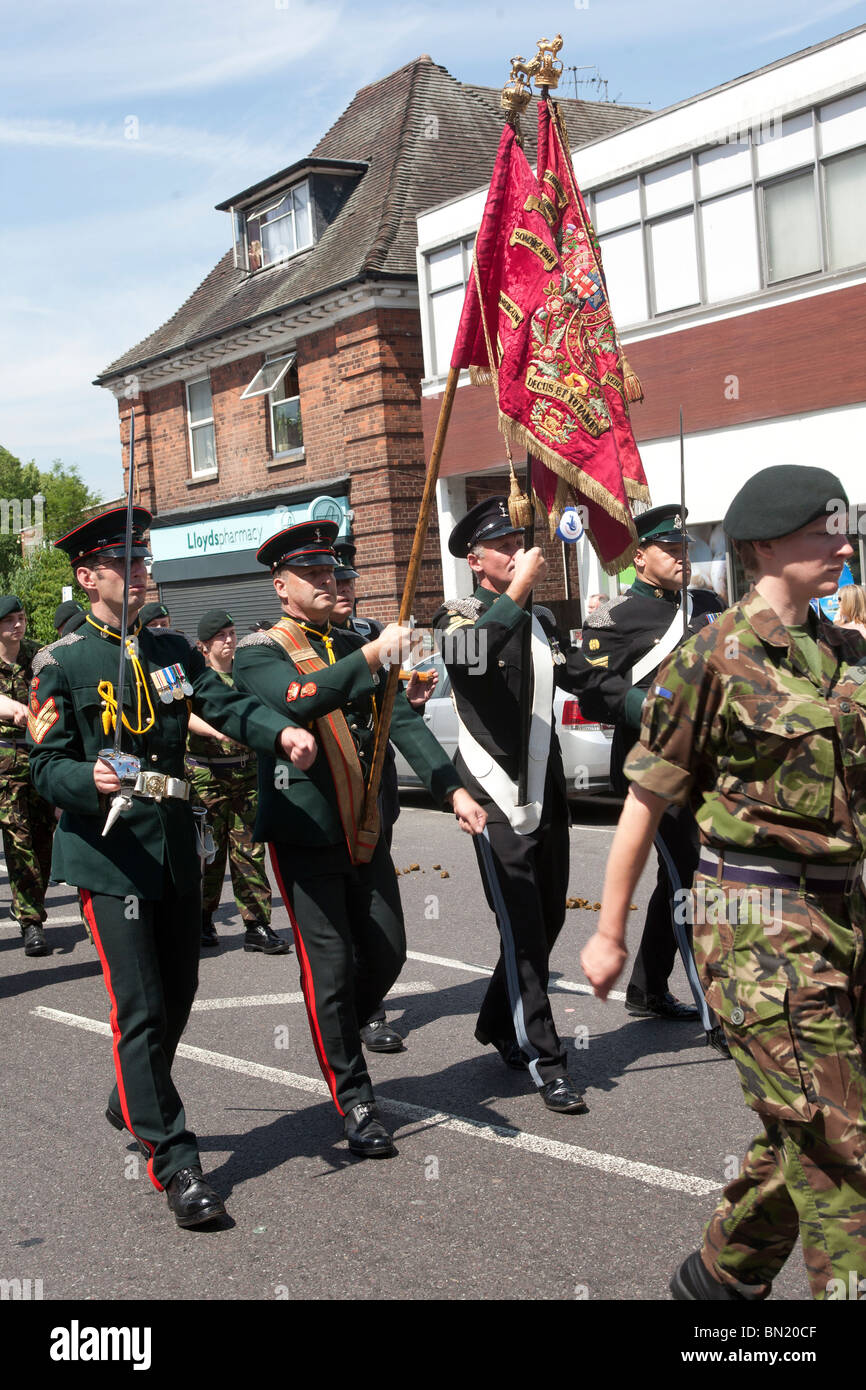 North East London "Día de las Fuerzas Armadas" Desfile, Station Road, North Chingford, London Borough of Waltham Forest. Foto de stock