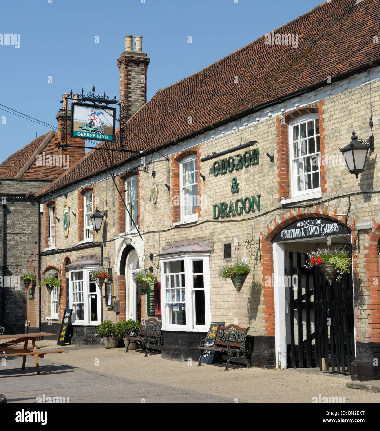 George y el Dragón pub en Long Melford, Suffolk, Inglaterra. Foto de stock