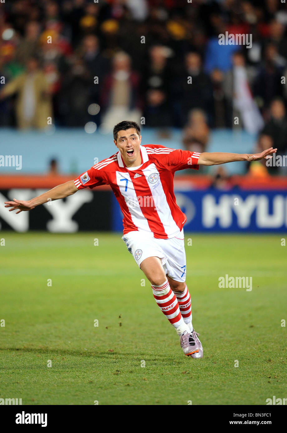 OSCAR CARDOZO PUNTUACIONES GANAR P PARAGUAY V estadio Loftus VERSFELD JAPÓN PRETORIA, Sudáfrica, 29 de junio de 2010 Foto de stock