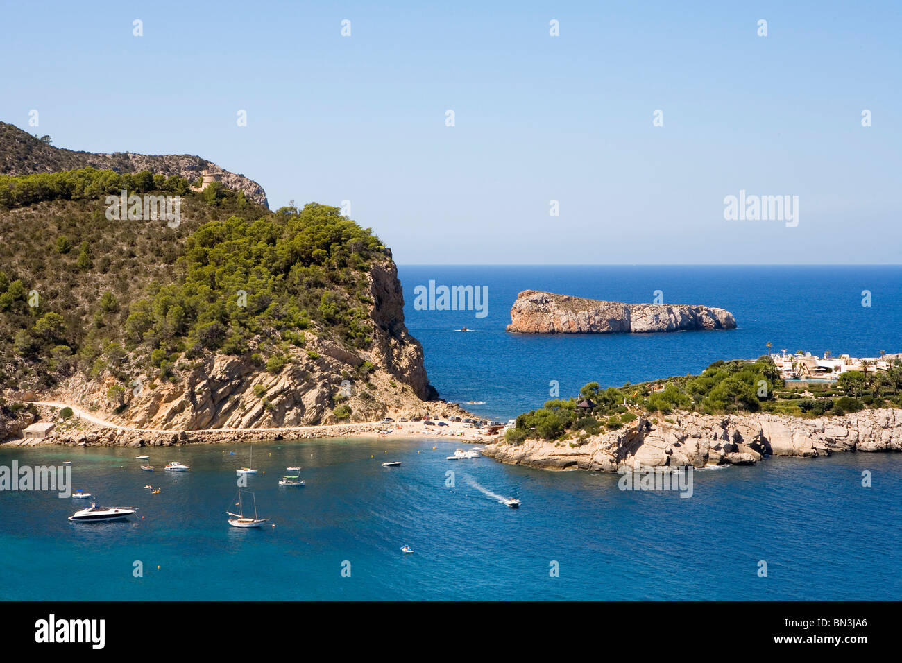 Bahía del Puerto de San Miguel, Ibiza, España, a vista de pájaro Fotografía  de stock - Alamy