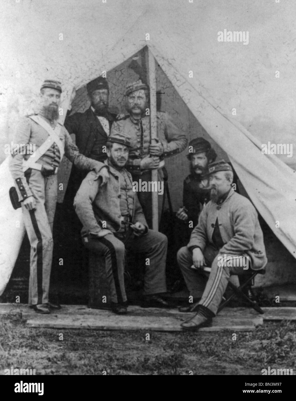 La guerra civil. 6 soldados de la 7a de la milicia del estado de Nueva York en el campamento de Cameron, D.C., 1861 Foto de stock