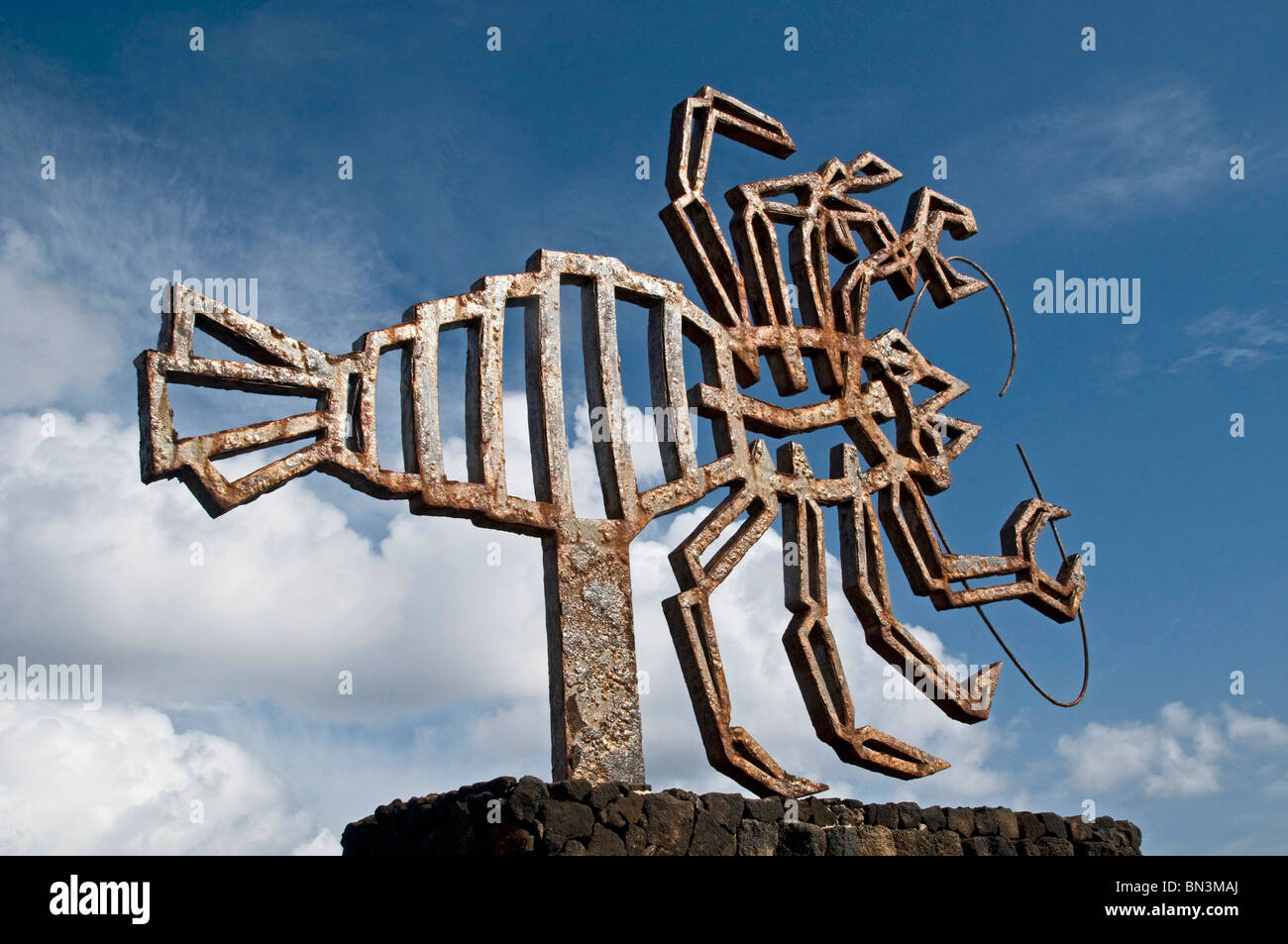 Obra de Arte en Jameos del Agua, Lanzarote, España, bajo ángulo de visión Foto de stock