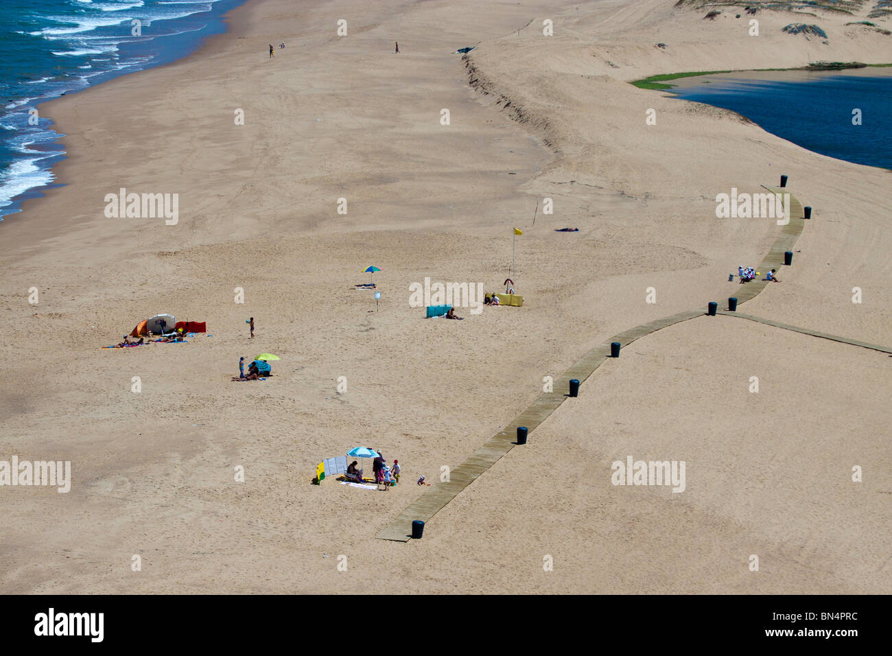 Atlantic Beach soledad pacífica tranquilidad. Portugal mar solitario sisandro Torres Vedras, Foto de stock