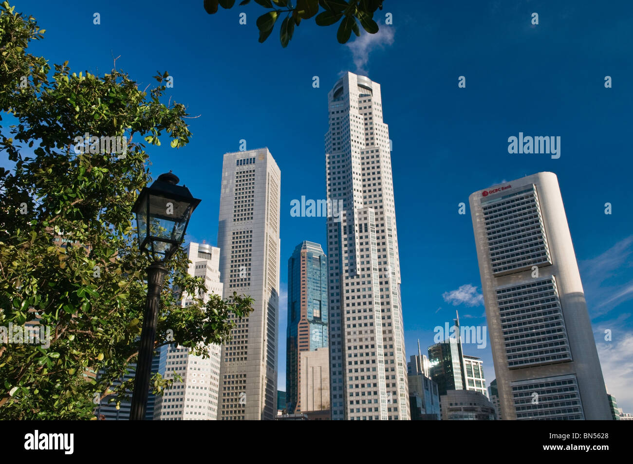 Los rascacielos del distrito central de negocios de Singapur Foto de stock