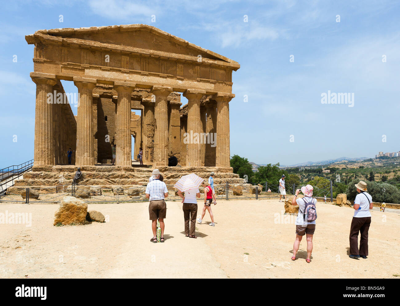El Templo de la Concordia, el Valle de los templos, Agrigento, Sicilia, Italia Foto de stock