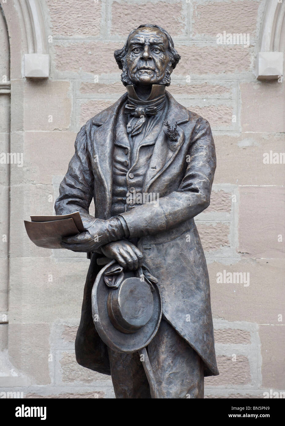 Estatua de bronce del primer ministro victoriano y "Grand Old Man" de la política de William Ewart Gladstone por el artista Jemma Pearson. Foto de stock