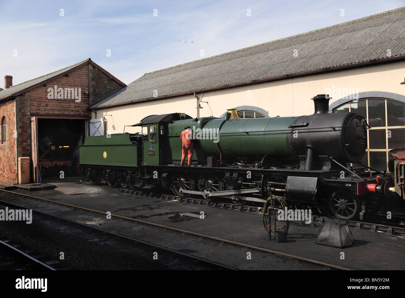 El mantenimiento de los trenes de vapor, Minehead Railway Station Foto de stock