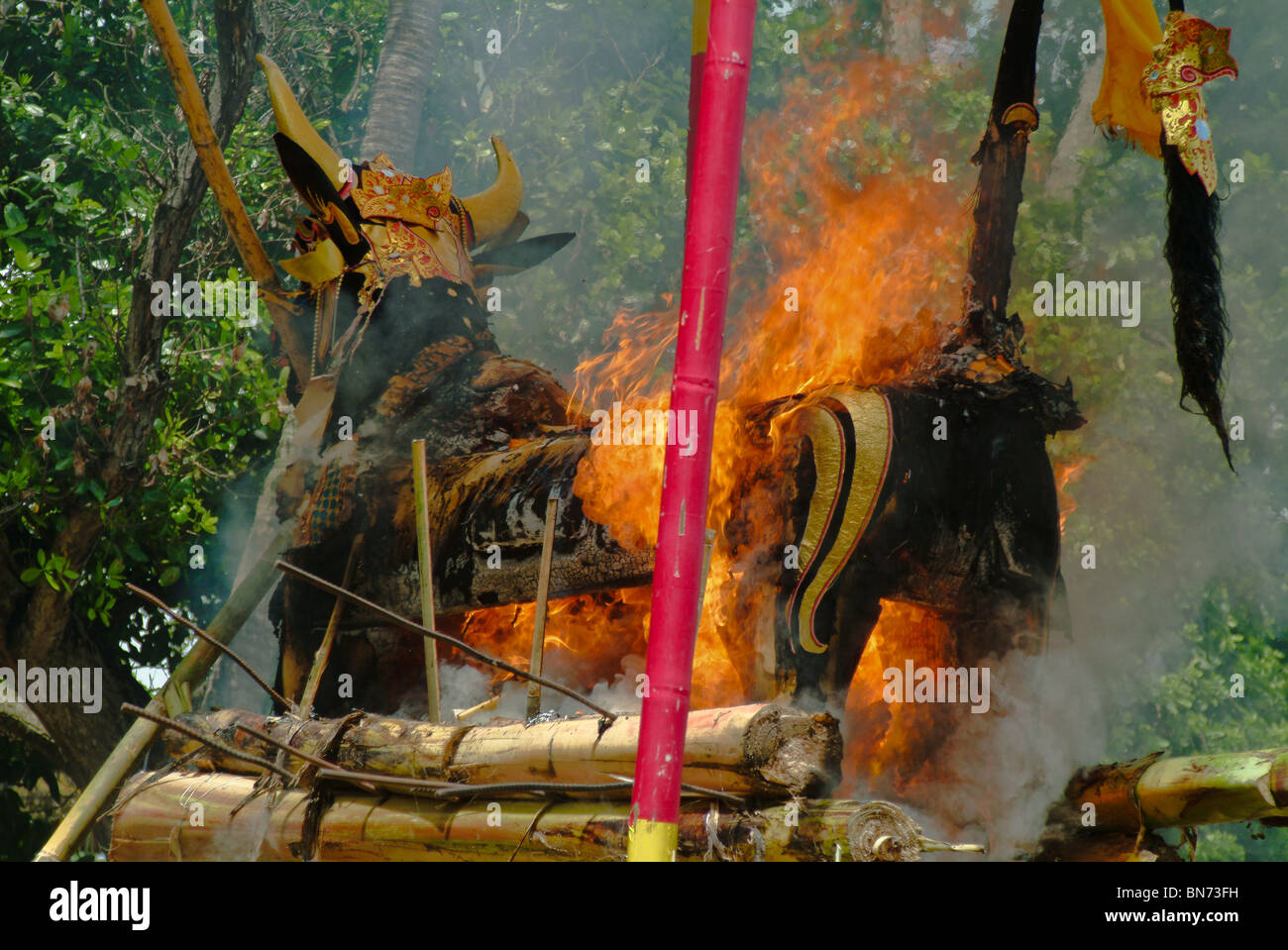 Religión balines se basa en el respeto y la adoración a Dios y sus