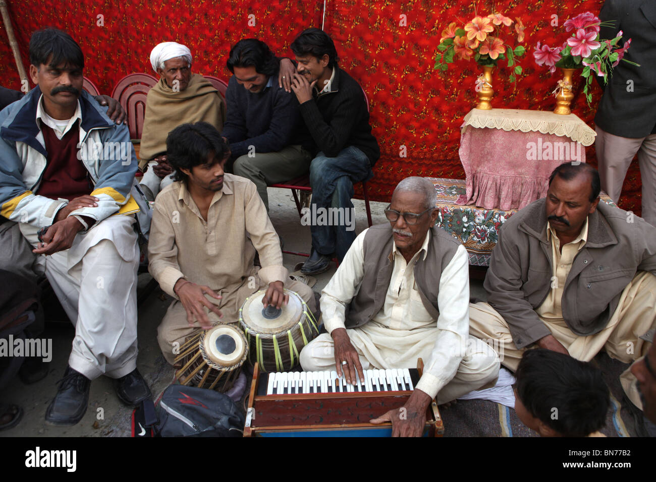 Las personas desplazadas celebrada en Islamabad Foto de stock