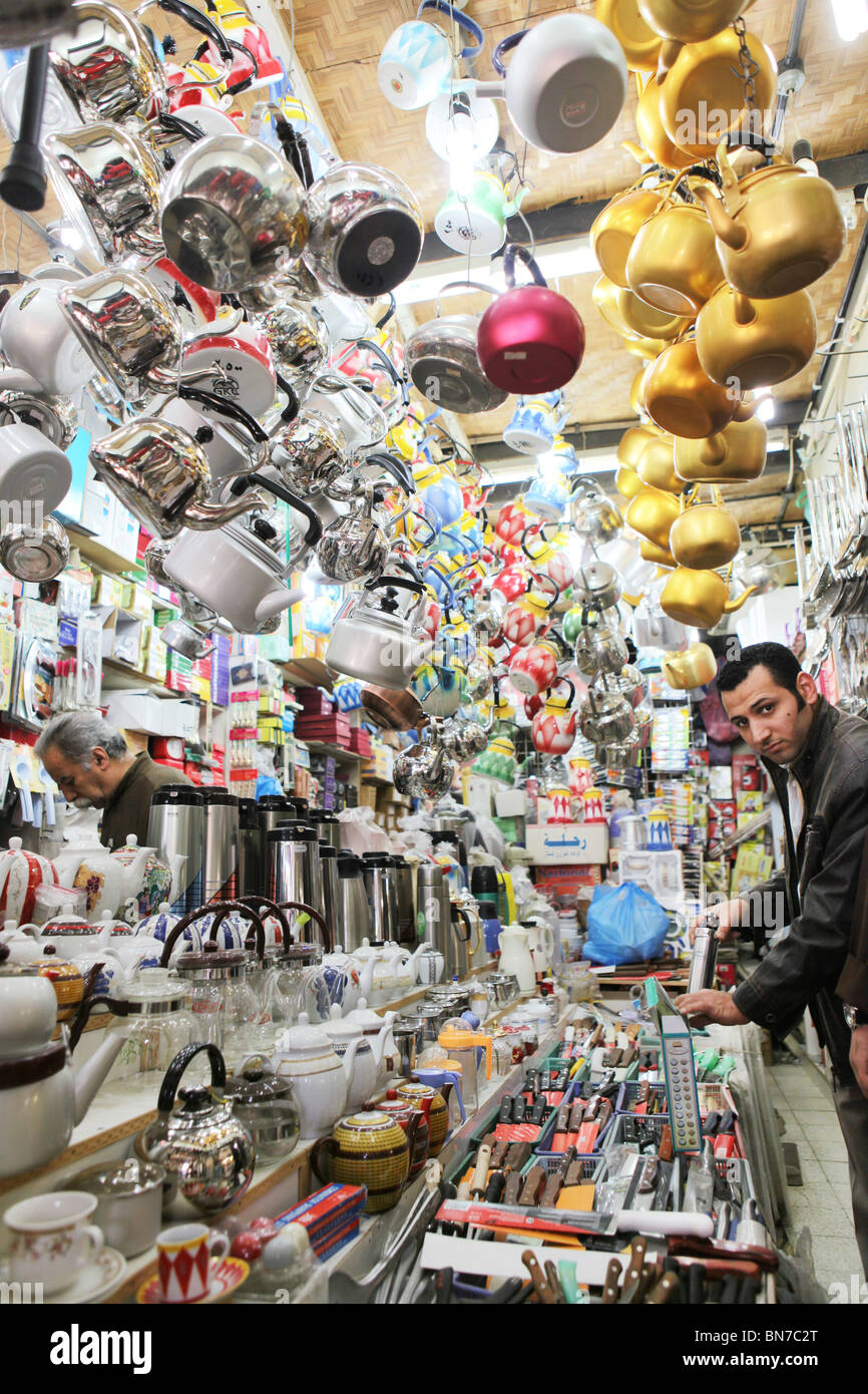 Lokale markt en ciudad COPYRIGHT Ton Koene Koeweit Foto de stock