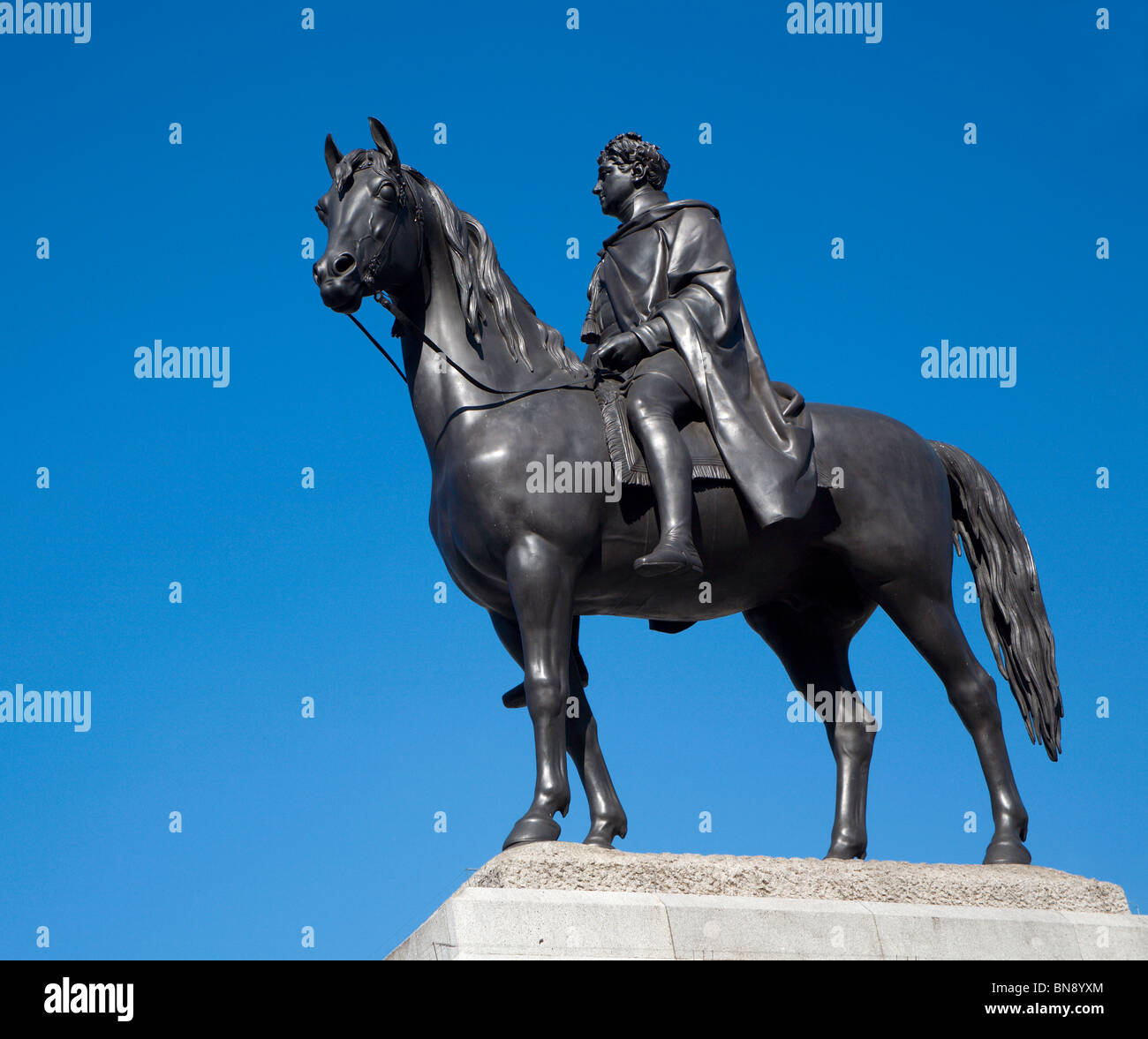 Londres - la estatua del rey Jorge IV Foto de stock