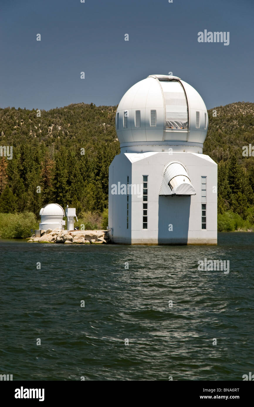 El Observatorio Solar de Big Bear en Big Bear Lake, California, EE.UU. Foto de stock