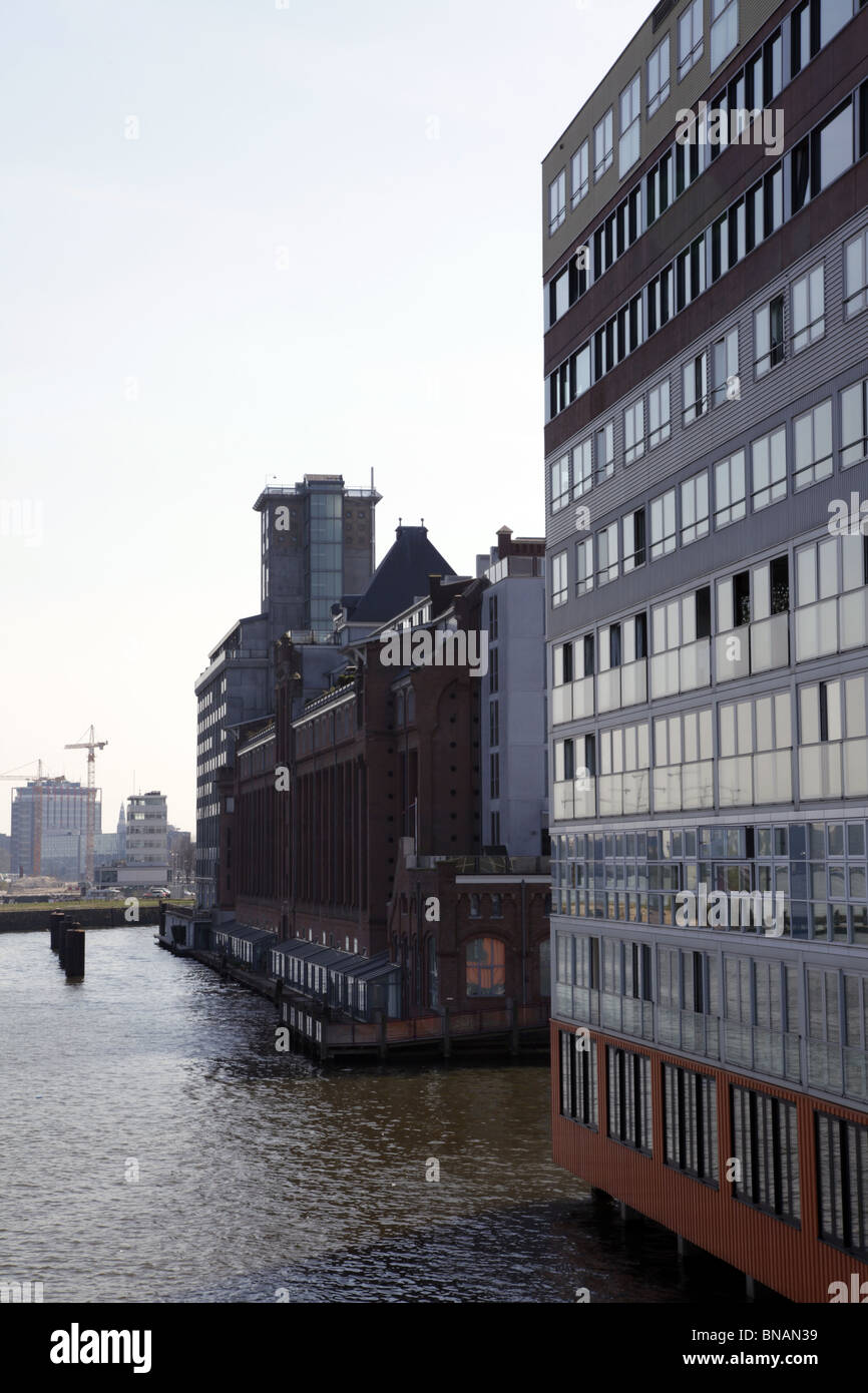 Vista sobre la regeneración urbana en el silodam en Amsterdam Foto de stock
