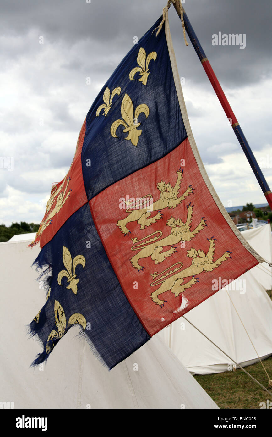 Batalla de Tewkesbury Re-promulgación, 2010; estandarte de la Yorkist Rey Eduardo IV de Inglaterra Foto de stock