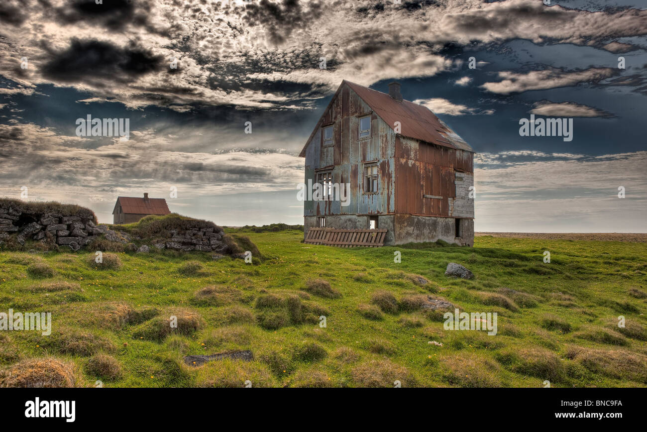 Abandonar la casa de granja, en el norte de Islandia Foto de stock
