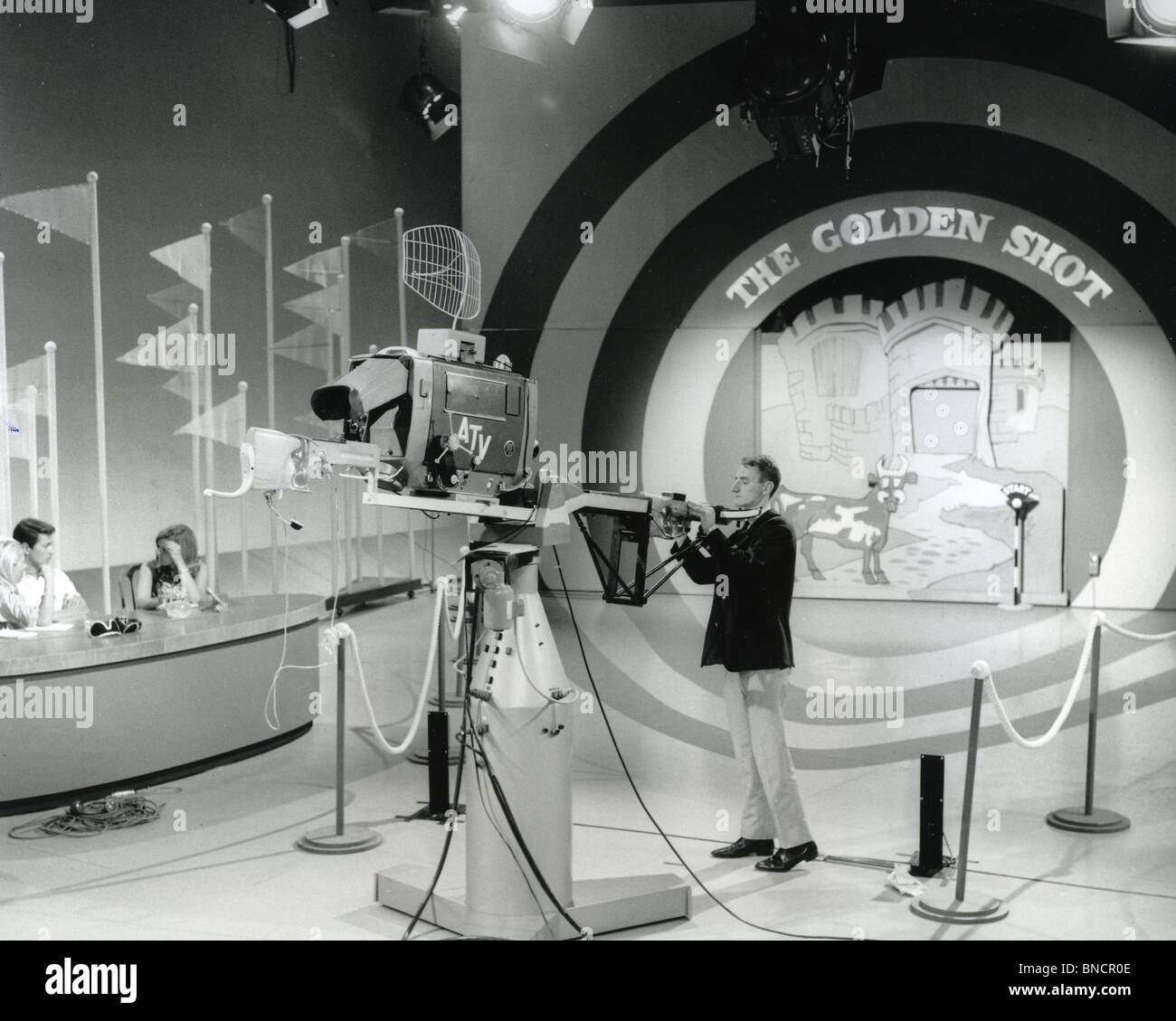 GOLDEN SHOT show de televisión británica producida por ATV entre 1967 y 1975 con Bob Monkhouse Foto de stock