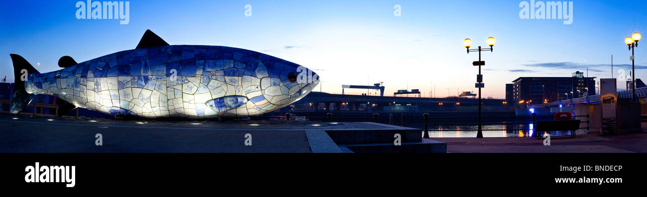 Big Fish Donegall Quay Belfast, Irlanda del Norte Foto de stock