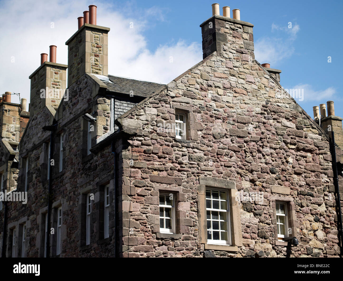 Detalle arquitectónico en viejo casón del edificio. High Street, Old Town, Edinburgh Foto de stock