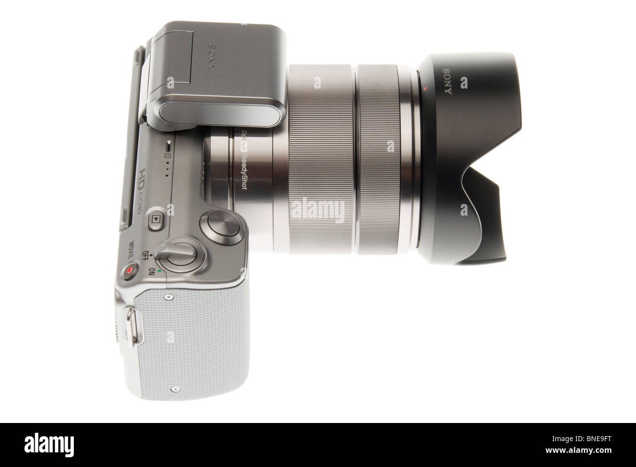 Sony Alpha NEX sistema - NEX-5 con lentes de zoom y flash conectable  plegada en posición OFF Fotografía de stock - Alamy