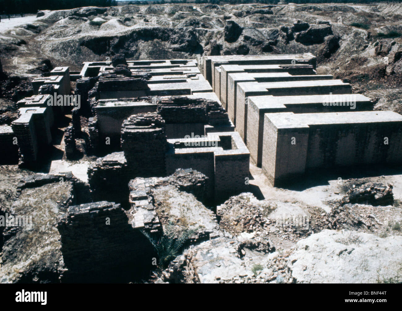 Jardines colgantes de babilonia ruinas fotografías e imágenes de alta  resolución - Alamy