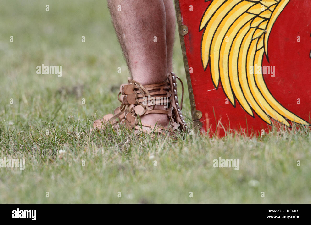 Caligae Caliga (plural) es de suela pesadas botas militares, zapatos o  sandalias que fue usado por legionario romano soldados y auxiliares  Fotografía de stock - Alamy
