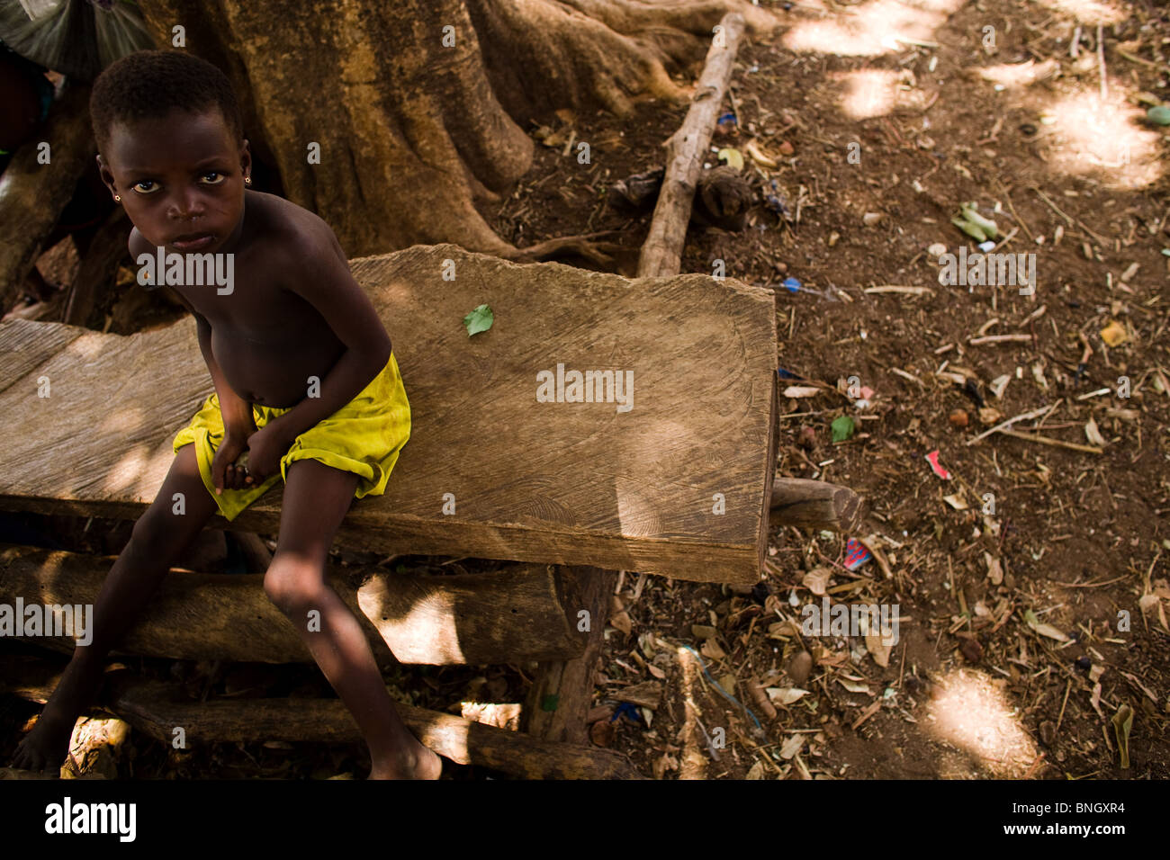 Golinga chica en el norte de Ghana, el martes 24 de marzo de 2009. Foto de stock