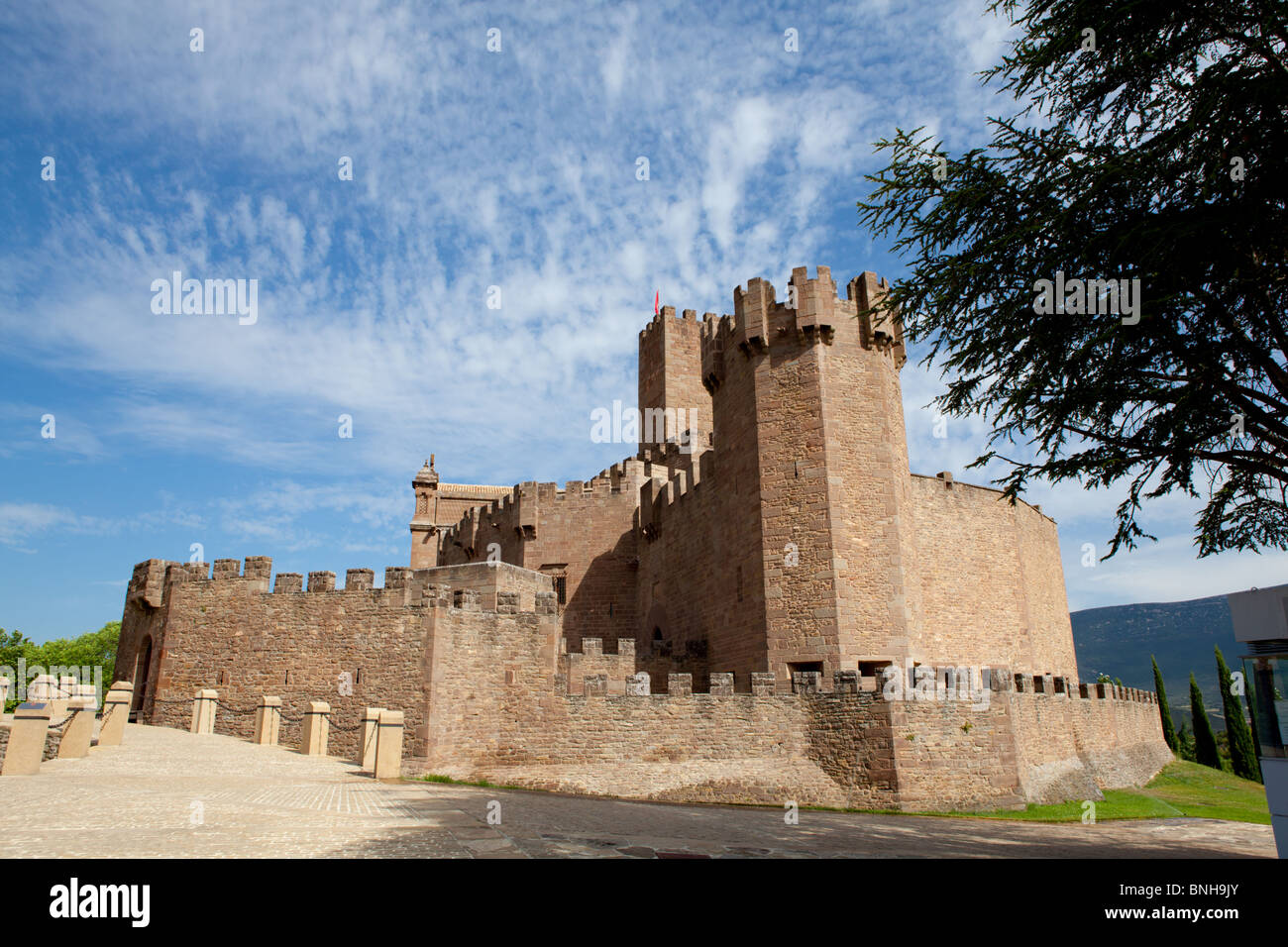 El castillo de Javier, en la provincia de Navarra - País Vasco de España. Famoso por ser el lugar de nacimiento de San Francisco Javier. Foto de stock