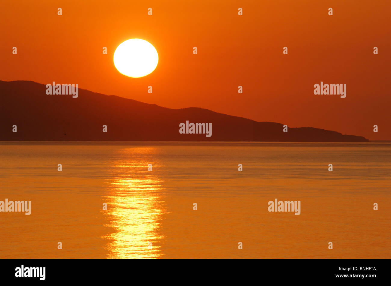 México El Sargento Baja California Sur Ventana Bahía Mar de Cortez Amanecer  Amanecer atardecer naranja atardecer cielo agua oceánica Costa Mar  Fotografía de stock - Alamy