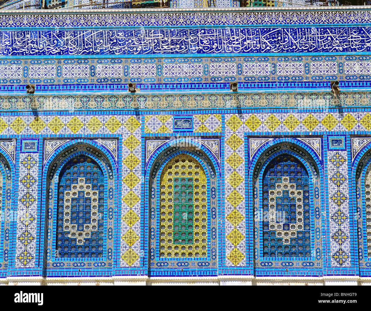 Israel, Jerusalén, la cúpula de la roca del monte del templo sagrado del Islam arquitectura islámica fachada detalle de mosaico Foto de stock