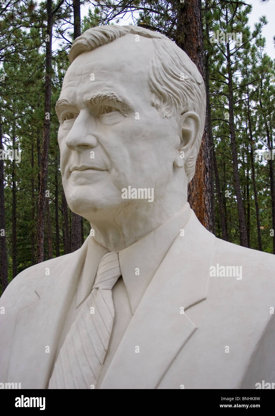 George H. W. Bush busto por el escultor David Adickes a Presidentes Park en South Dakota de plomo Foto de stock