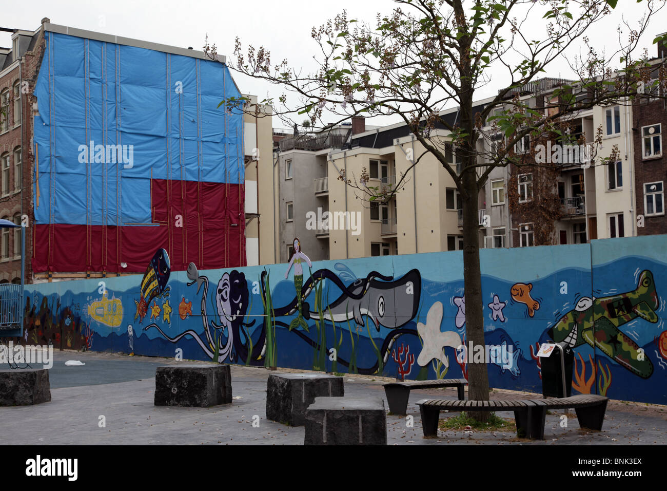 Graffiti y regeneración urbana en Amsterdam Westerpark Foto de stock