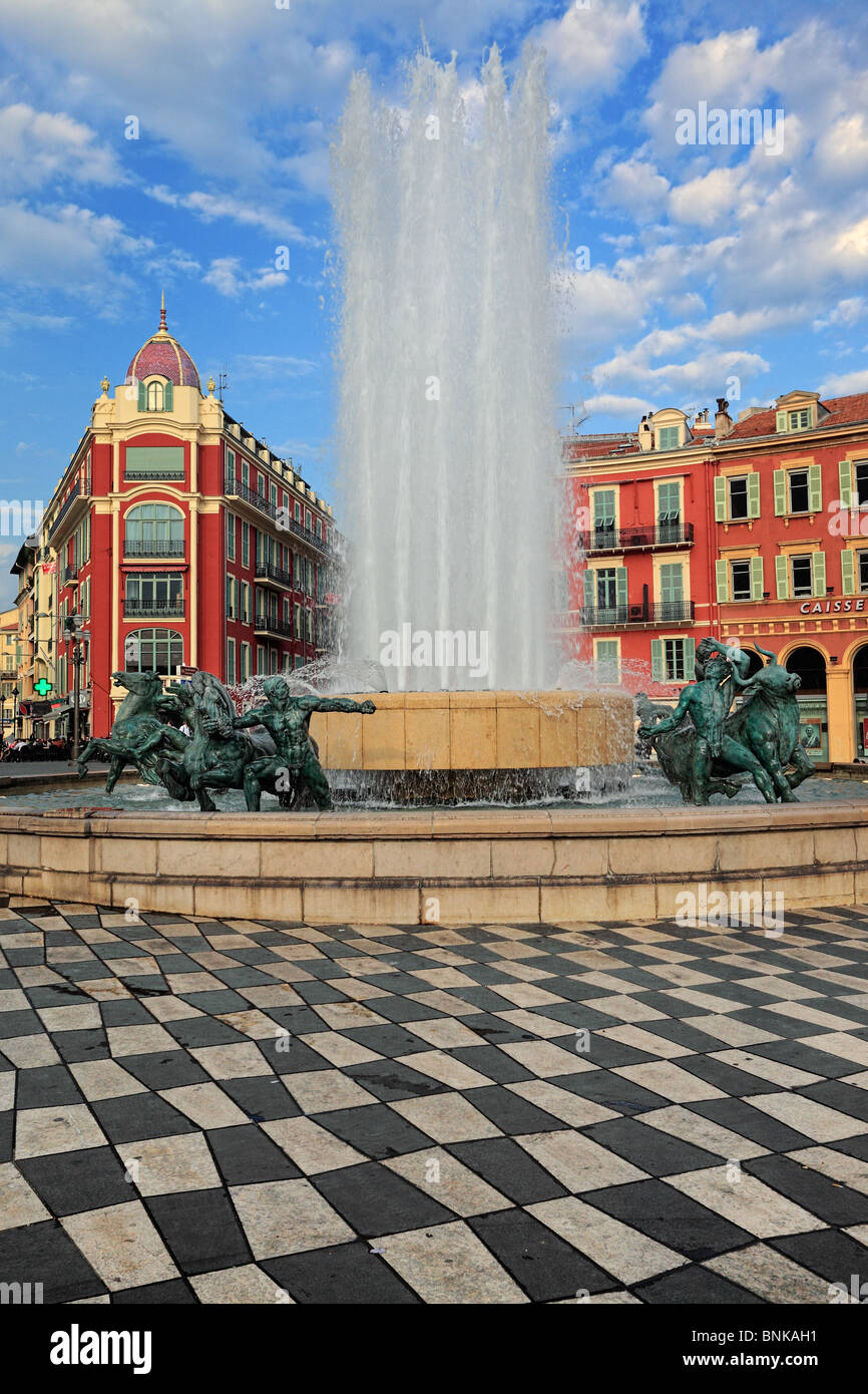 La Plaza Massena, en el centro de Niza en la Riviera Francesa (Cote d'Azur) Foto de stock