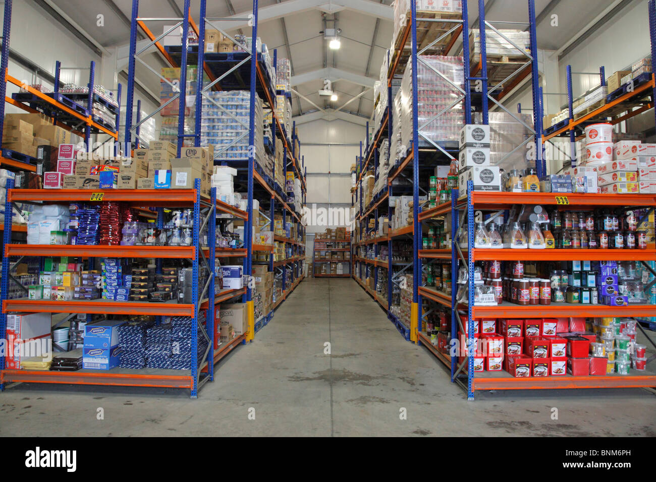 Dry goods warehouse fotografías e imágenes de alta resolución - Alamy