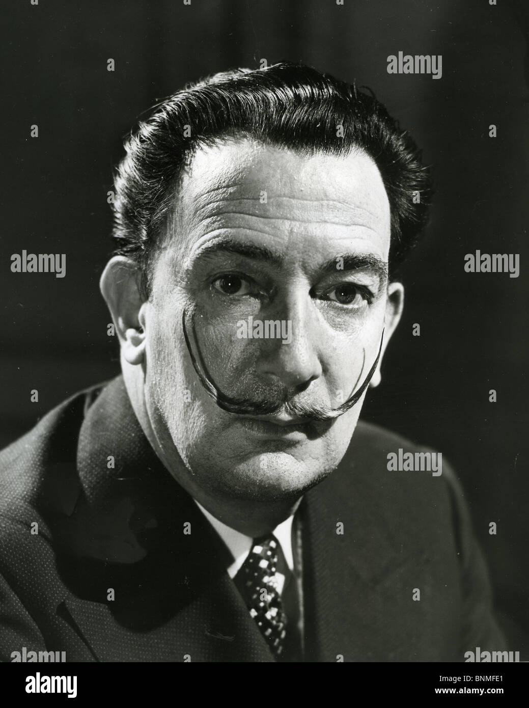SALVADOR DALÍ (1984-1989), artista español Foto de stock