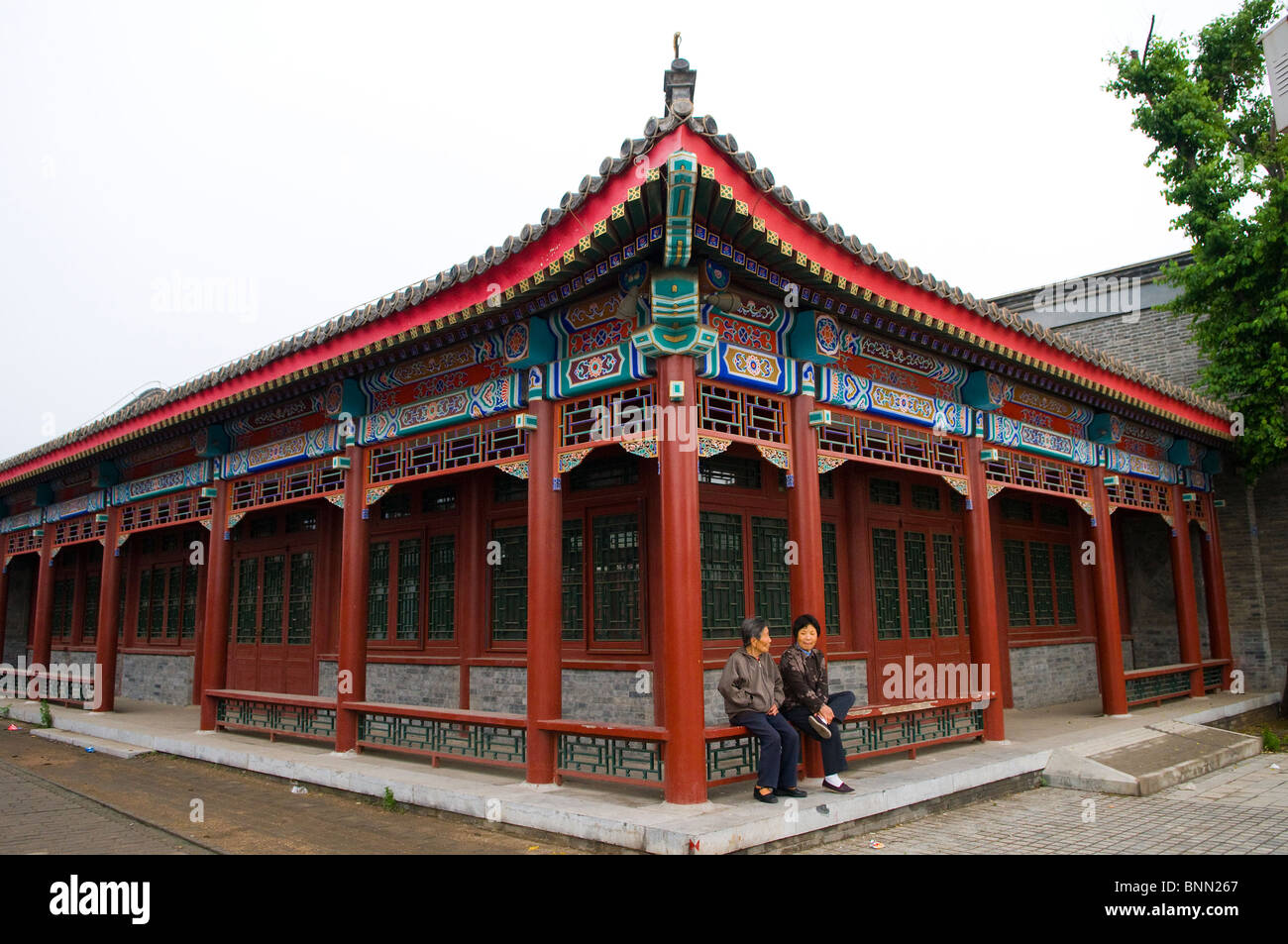 Bellos edificios chino antiguo en el casco antiguo de la ciudad de Shanhaiguan. Foto de stock