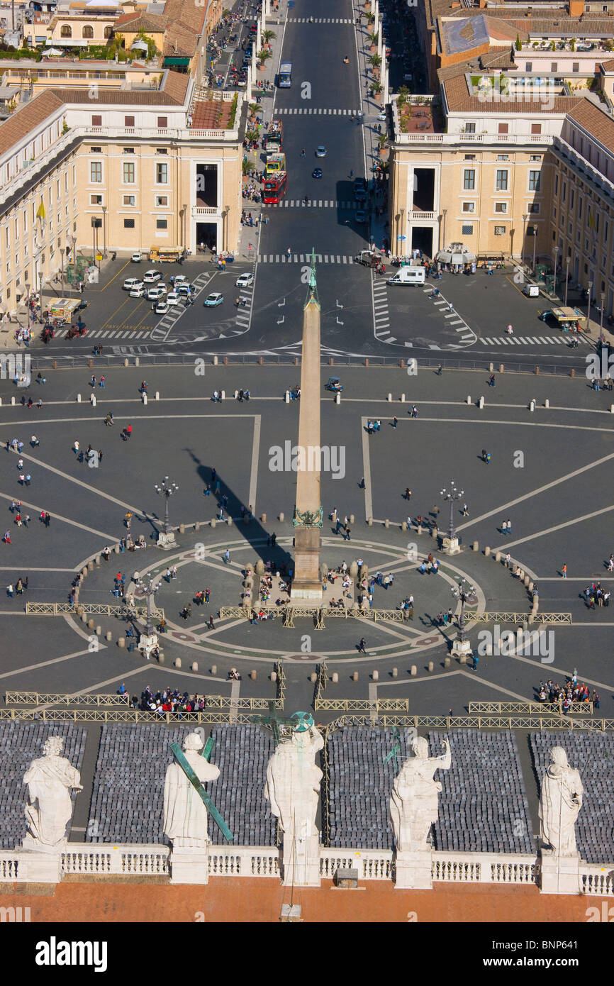 Descripción de la plaza de San Pedro, Roma Italia Foto de stock