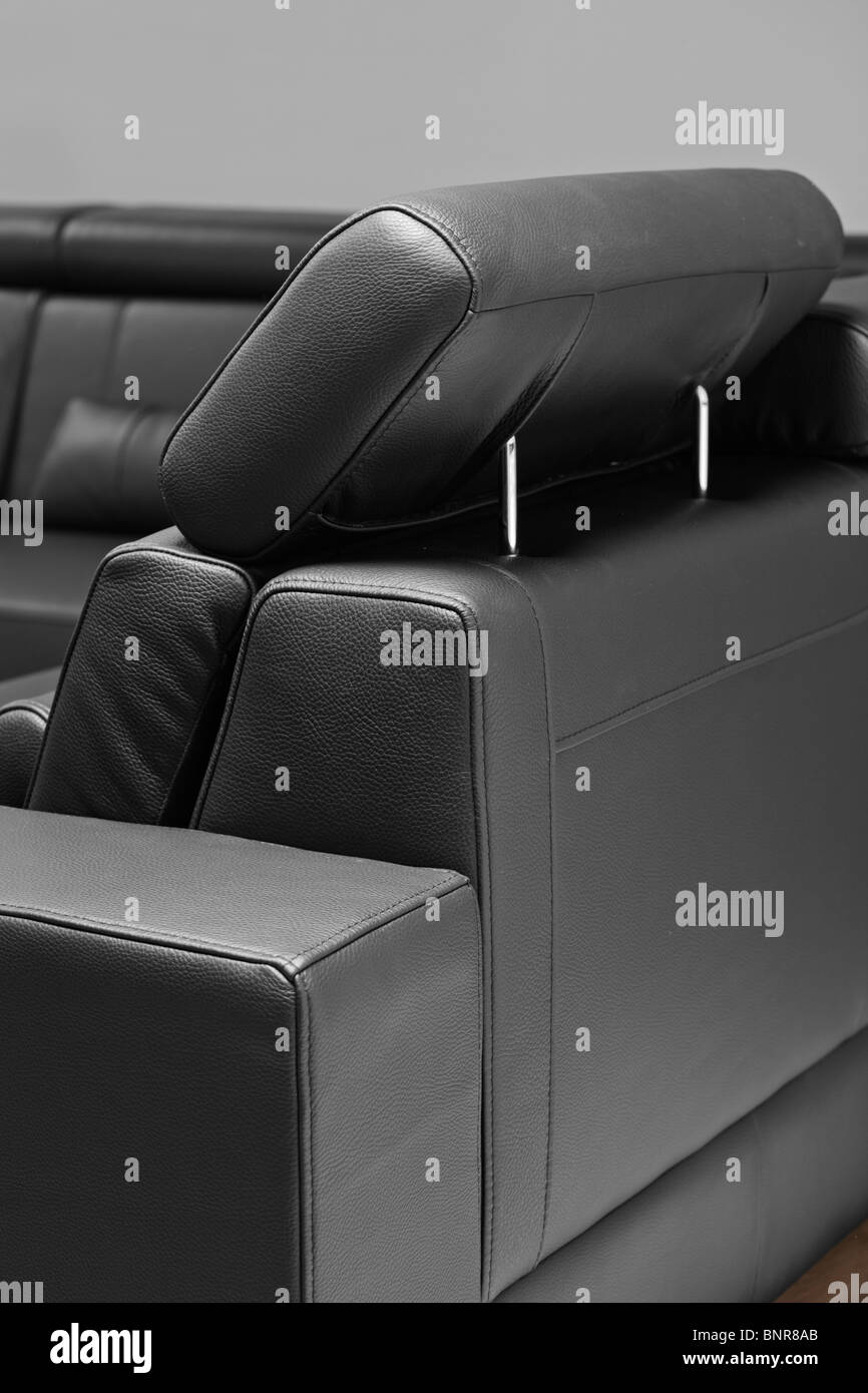 Un detalle de cuero negro moderno sofá Foto de stock