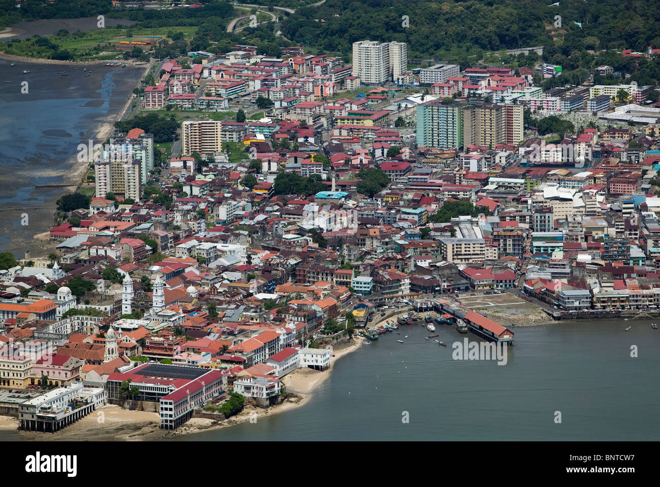 Vista aérea sobre distrito central histórico casco viejo casco antiguo de la ciudad de Panamá, República de Panamá Foto de stock