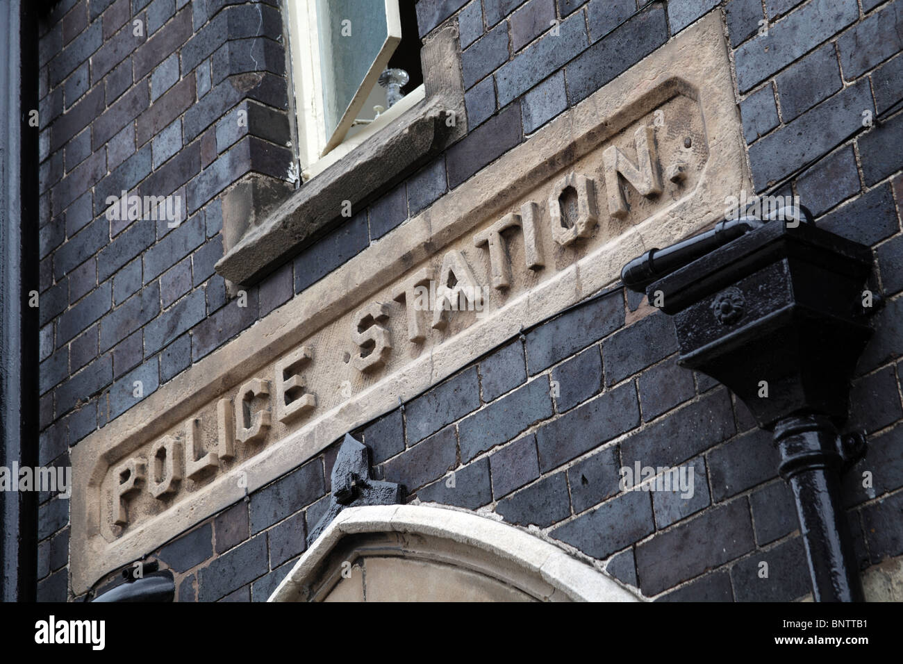 La antigua estación de policía signo, Much Wenlock, Shropshire Foto de stock