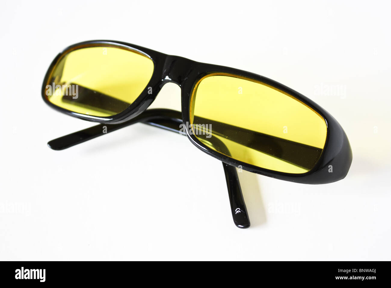 Vidrios amarillos marco negro Foto de stock