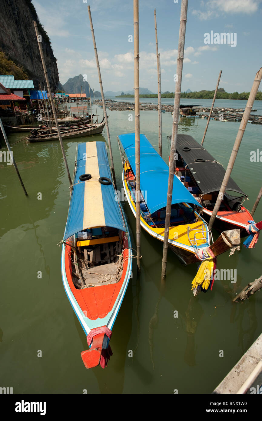 Mar pueblo gitano en Koh Panyee, por la bahía de Phang Nga, Tailandia, Asia Foto de stock